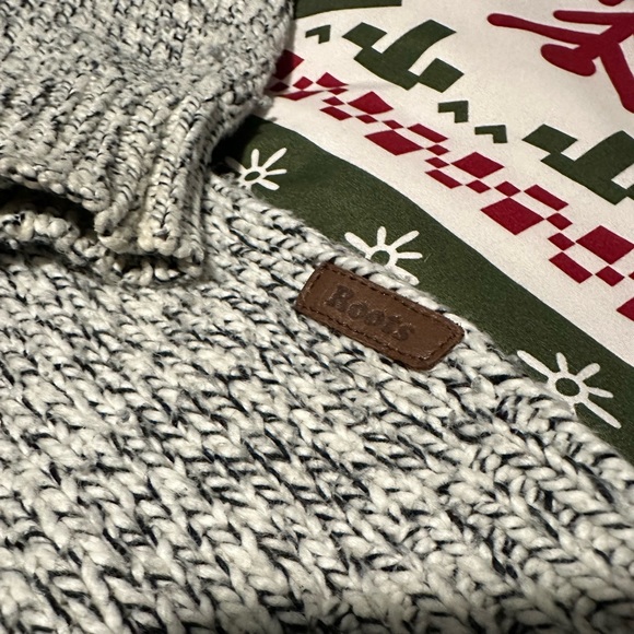 Roots Ladies Large Sweater - Picture 2 of 4